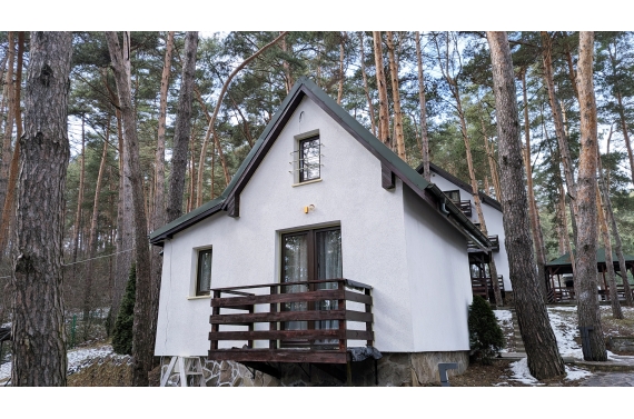 1 camera (4 locuri de cazare) cu baie proprie