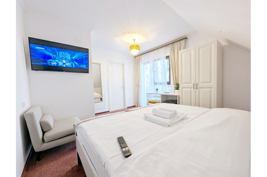 camera nr.5 - camera dubla cu baie proprie si balcon