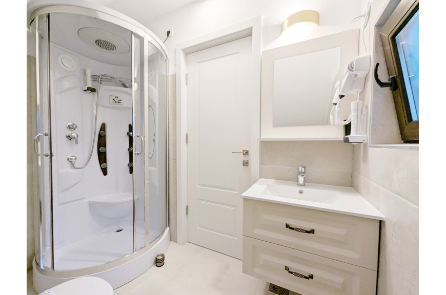 camera nr.6 - camera dubla cu baie proprie si balcon