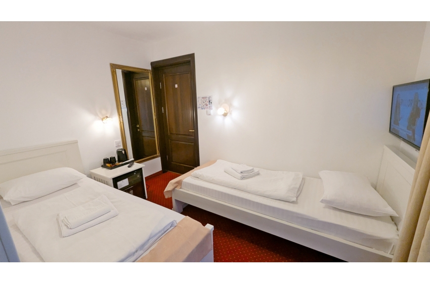 CAMERA NR.1 - camera dubla cu baie proprie