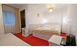 CAMERA NR.2 - camera dubla + canapea cu baie proprie