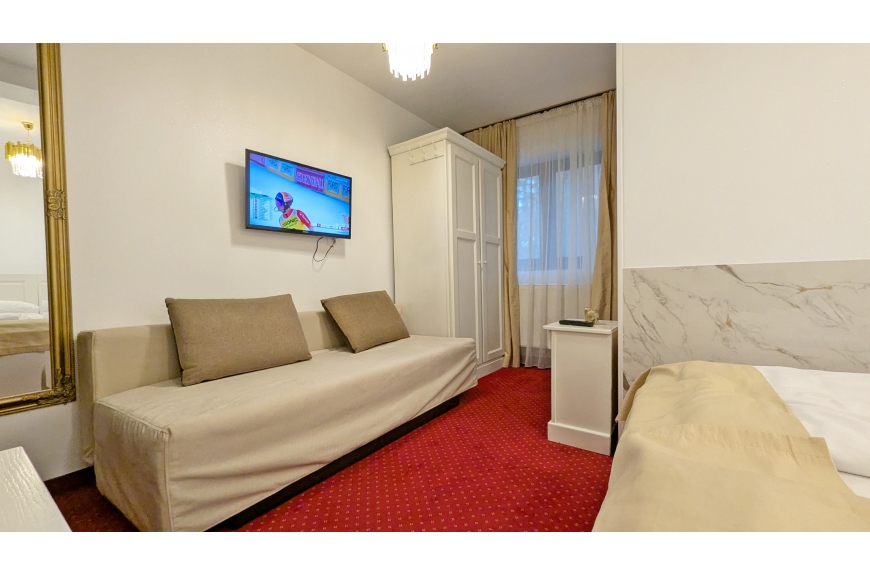 CAMERA NR.2 - camera dubla + canapea cu baie proprie